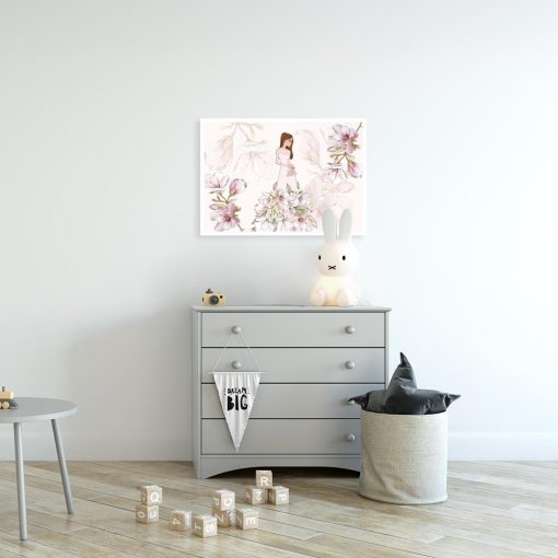 Plakat z lalką i magnolią